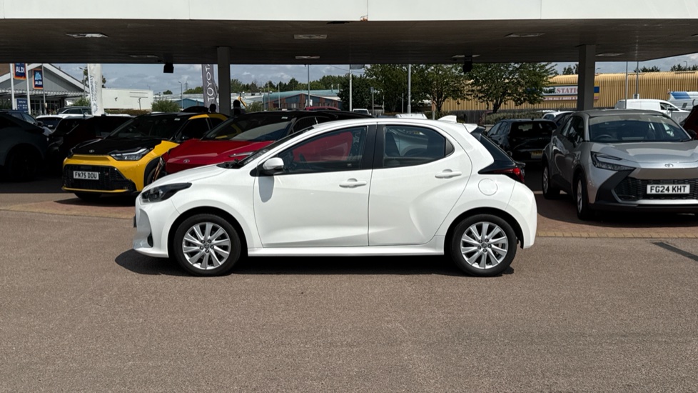 Toyota Yaris 1.5 Hybrid Icon 5dr CVT Hybrid Hatchback - Image 24