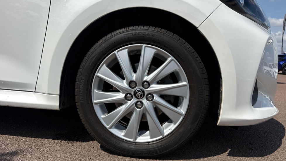 Toyota Yaris 1.5 Hybrid Icon 5dr CVT Hybrid Hatchback - Image 25