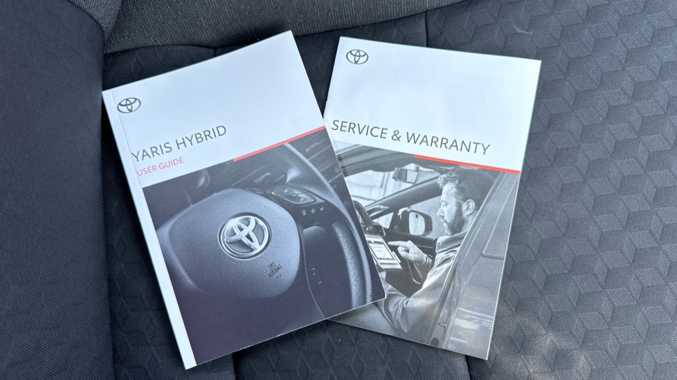 Toyota Yaris 1.5 Hybrid Icon 5dr CVT Hybrid Hatchback - Image 27