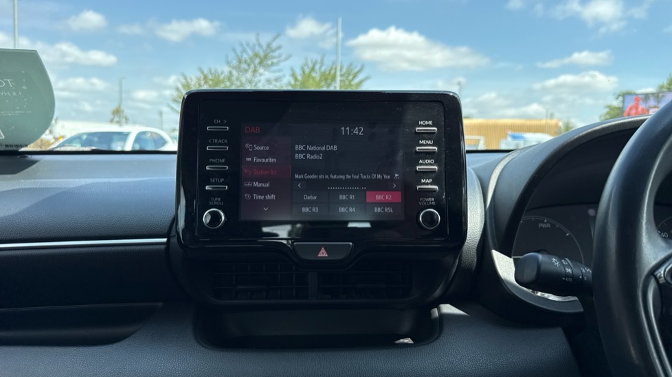 Toyota Yaris 1.5 Hybrid Icon 5dr CVT Hybrid Hatchback - Image 43