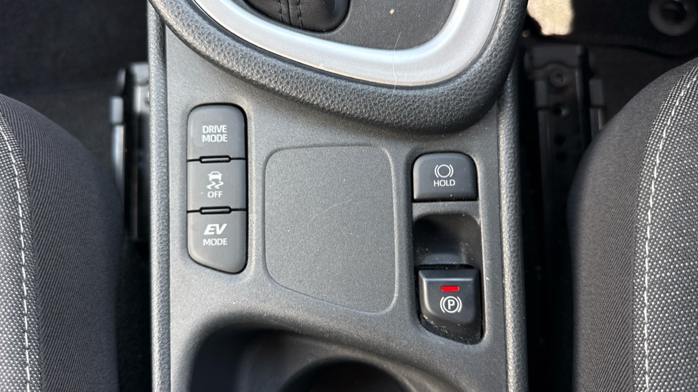Toyota Yaris 1.5 Hybrid Icon 5dr CVT Hybrid Hatchback - Image 46