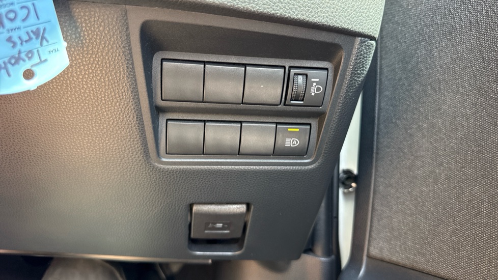 Toyota Yaris 1.5 Hybrid Icon 5dr CVT Hybrid Hatchback - Image 47