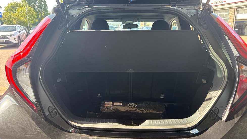 Toyota Aygo X 1.0 VVT-i Edge 5dr Petrol Hatchback - Image 13