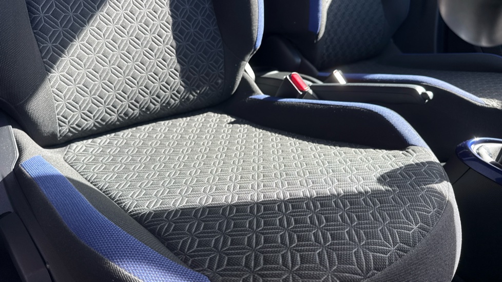 Toyota Aygo X 1.0 VVT-i Edge 5dr Petrol Hatchback - Image 17