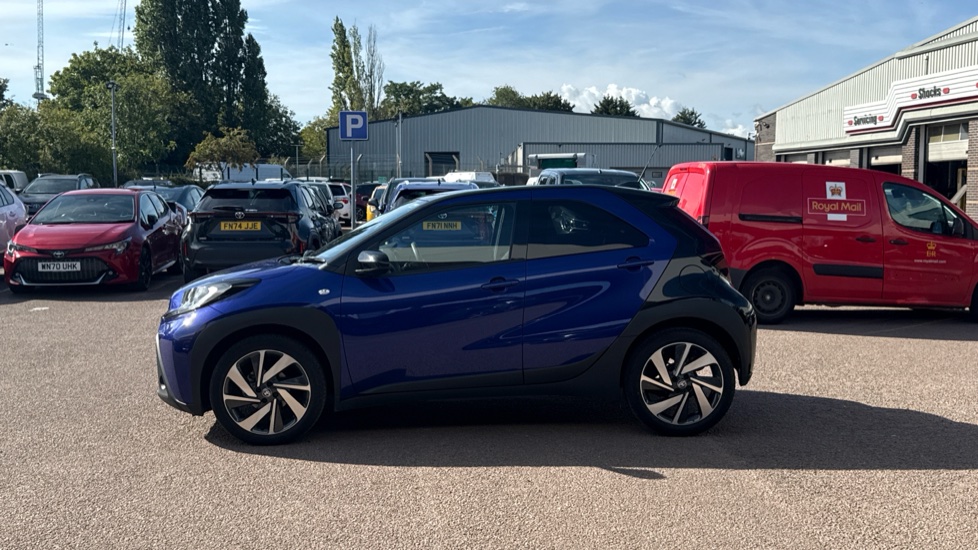 Toyota Aygo X 1.0 VVT-i Edge 5dr Petrol Hatchback - Image 24