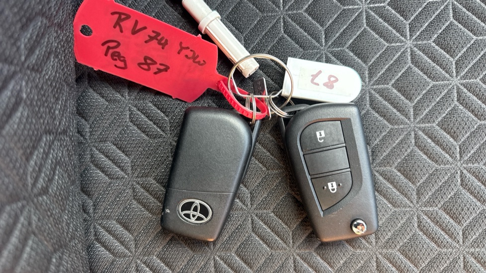 Toyota Aygo X 1.0 VVT-i Edge 5dr Petrol Hatchback - Image 28