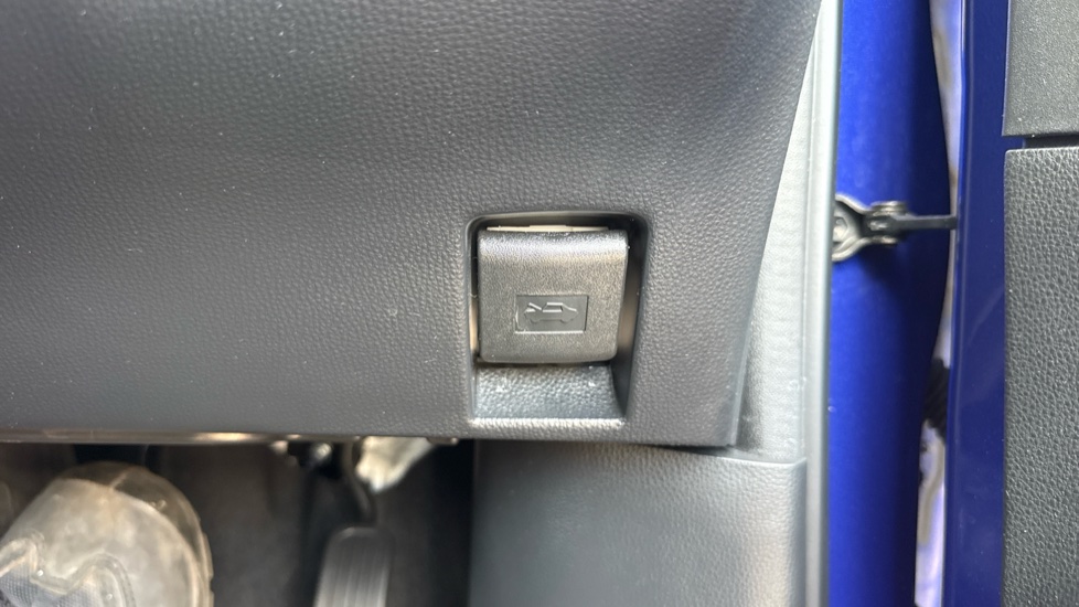 Toyota Aygo X 1.0 VVT-i Edge 5dr Petrol Hatchback - Image 46