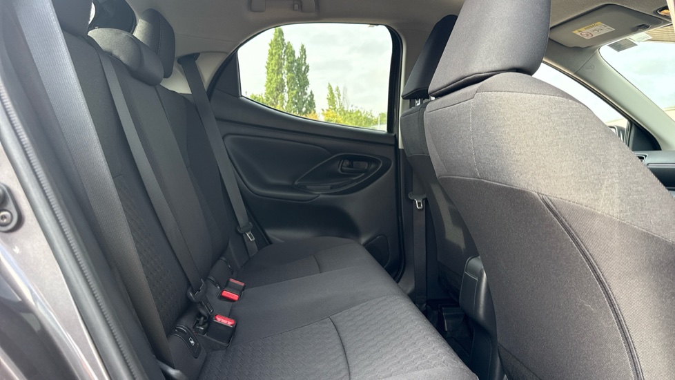 Toyota Yaris 1.5 Hybrid Design 5dr CVT Hybrid Hatchback - Image 8