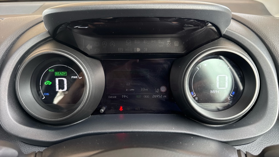 Toyota Yaris 1.5 Hybrid Design 5dr CVT Hybrid Hatchback - Image 11