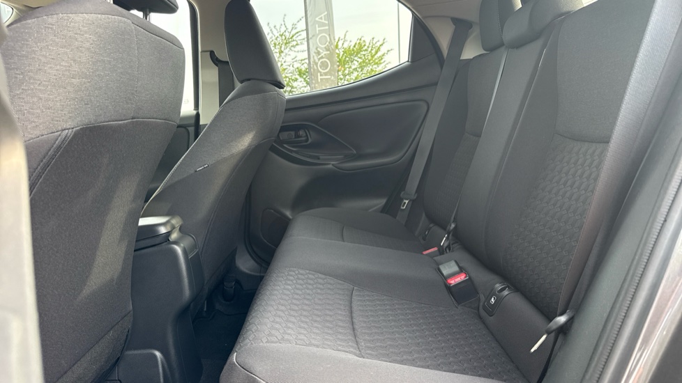 Toyota Yaris 1.5 Hybrid Design 5dr CVT Hybrid Hatchback - Image 15