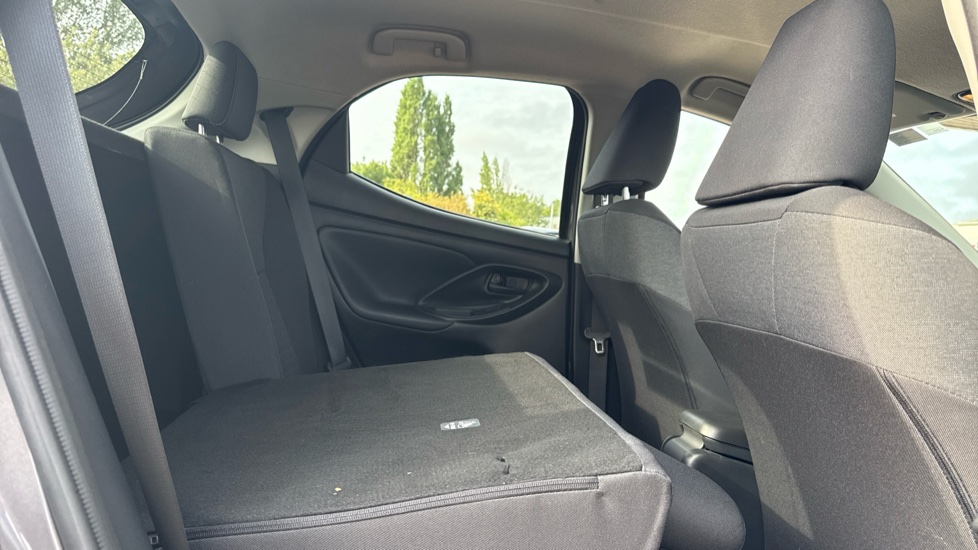 Toyota Yaris 1.5 Hybrid Design 5dr CVT Hybrid Hatchback - Image 18
