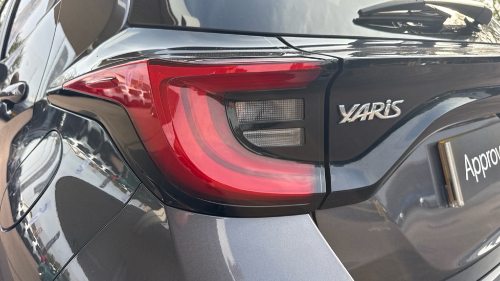 Toyota Yaris 1.5 Hybrid Design 5dr CVT Hybrid Hatchback - Image 21