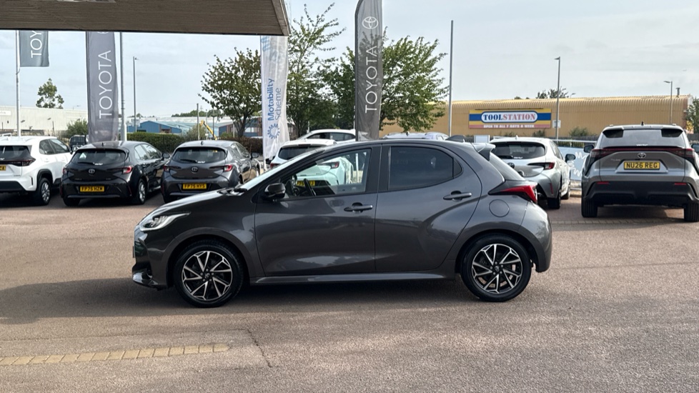 Toyota Yaris 1.5 Hybrid Design 5dr CVT Hybrid Hatchback - Image 24