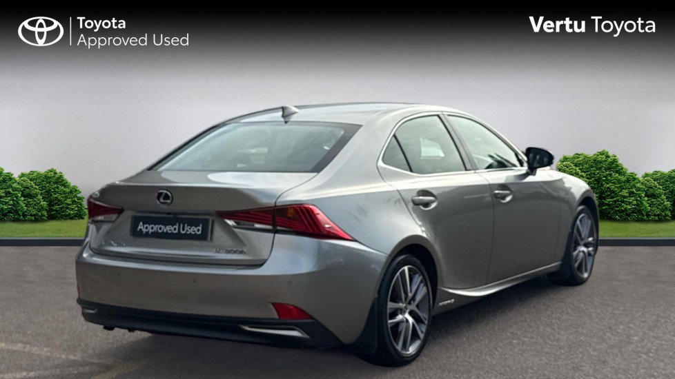 Lexus IS 300h Advance 4dr CVT Auto Hybrid Saloon - Image 2