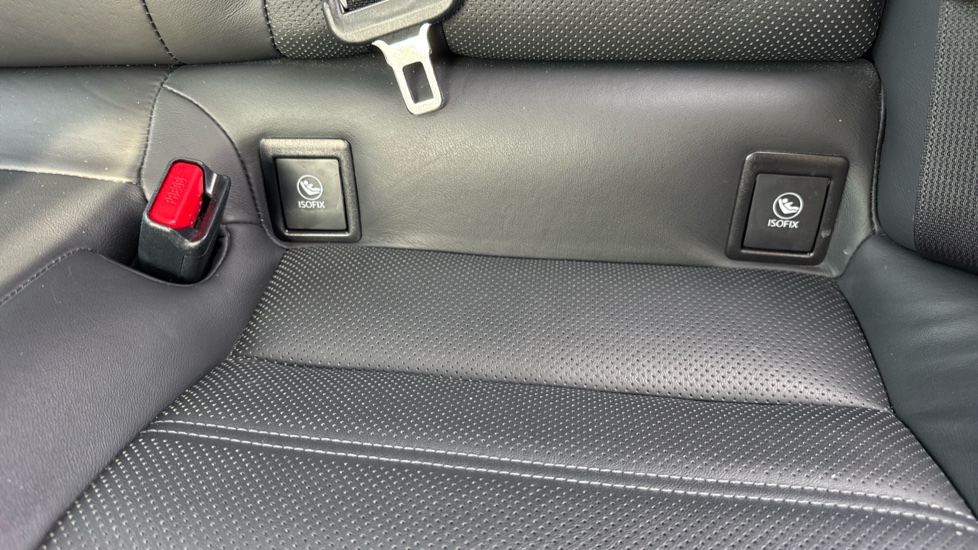 Lexus IS 300h Advance 4dr CVT Auto Hybrid Saloon - Image 14