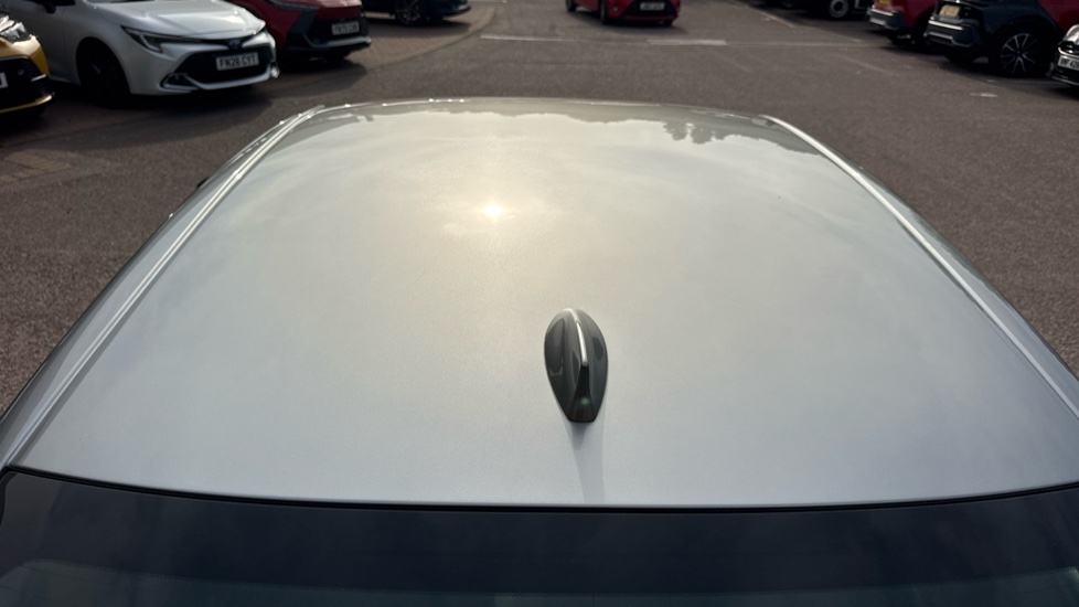 Lexus IS 300h Advance 4dr CVT Auto Hybrid Saloon - Image 29