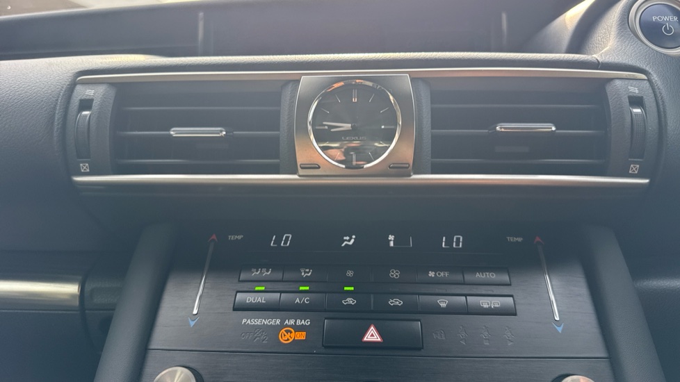 Lexus IS 300h Advance 4dr CVT Auto Hybrid Saloon - Image 35
