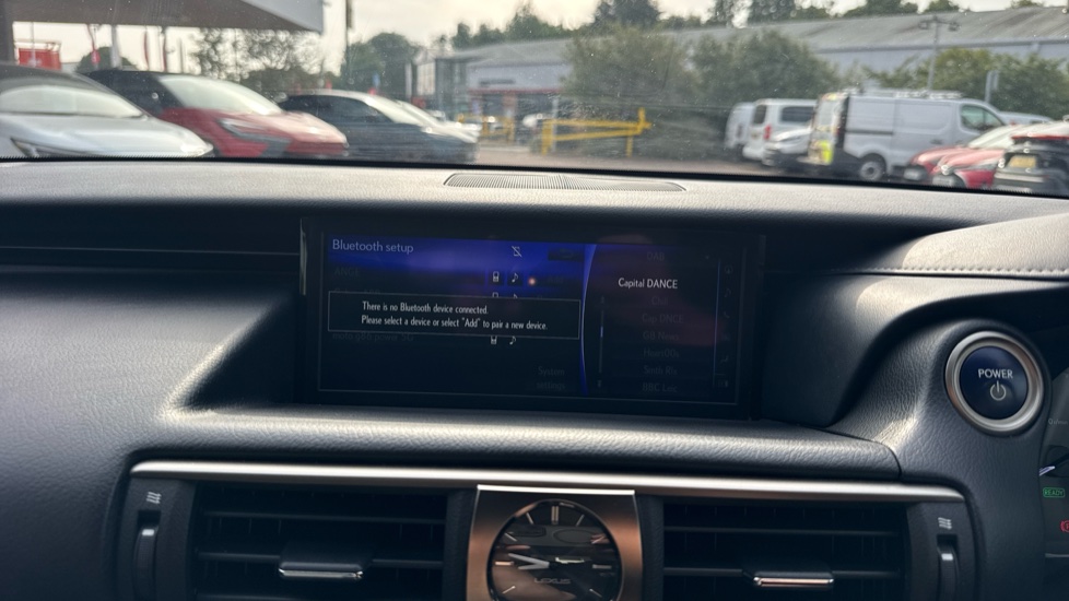 Lexus IS 300h Advance 4dr CVT Auto Hybrid Saloon - Image 40