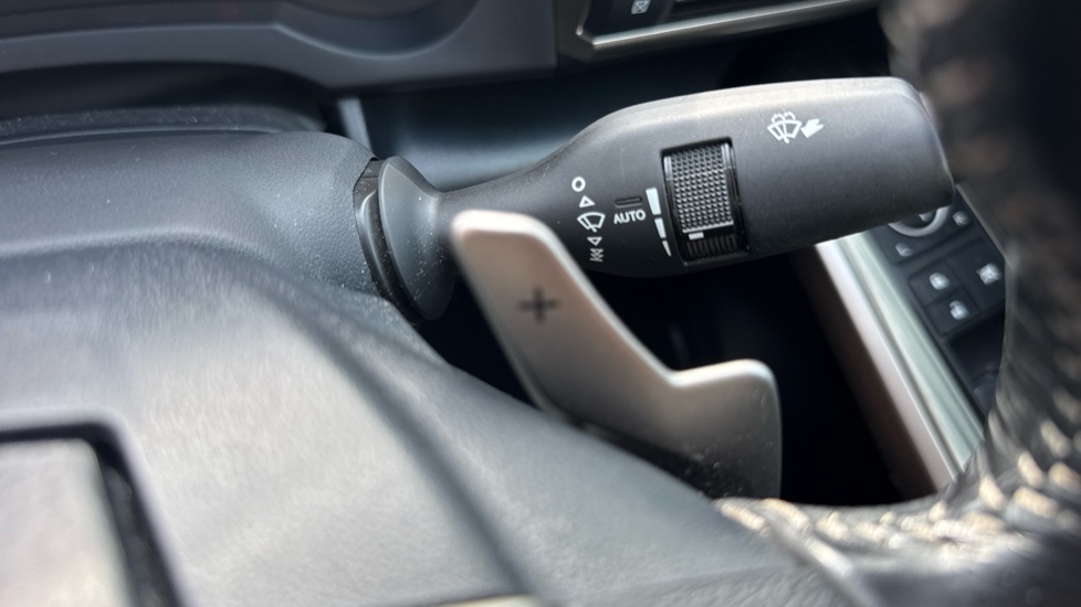 Lexus IS 300h Advance 4dr CVT Auto Hybrid Saloon - Image 50
