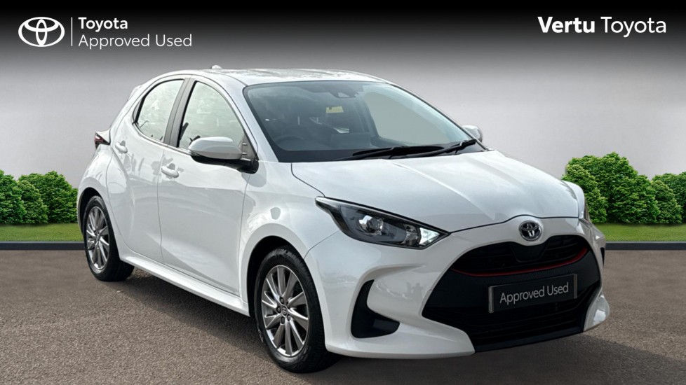 Toyota Yaris 1.5 Hybrid Icon 5dr CVT Hybrid Hatchback - Image 1