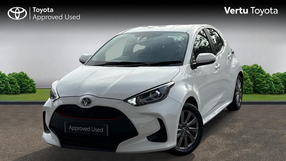 Toyota Yaris 1.5 Hybrid Icon 5dr CVT Hybrid Hatchback - Image 3
