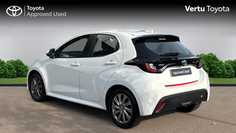 Toyota Yaris 1.5 Hybrid Icon 5dr CVT Hybrid Hatchback - Image 4