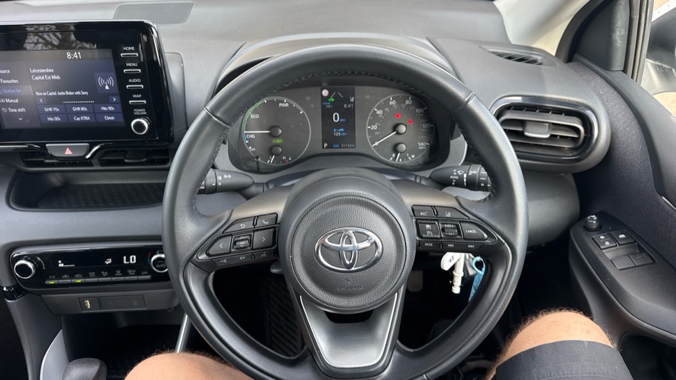 Toyota Yaris 1.5 Hybrid Icon 5dr CVT Hybrid Hatchback - Image 7