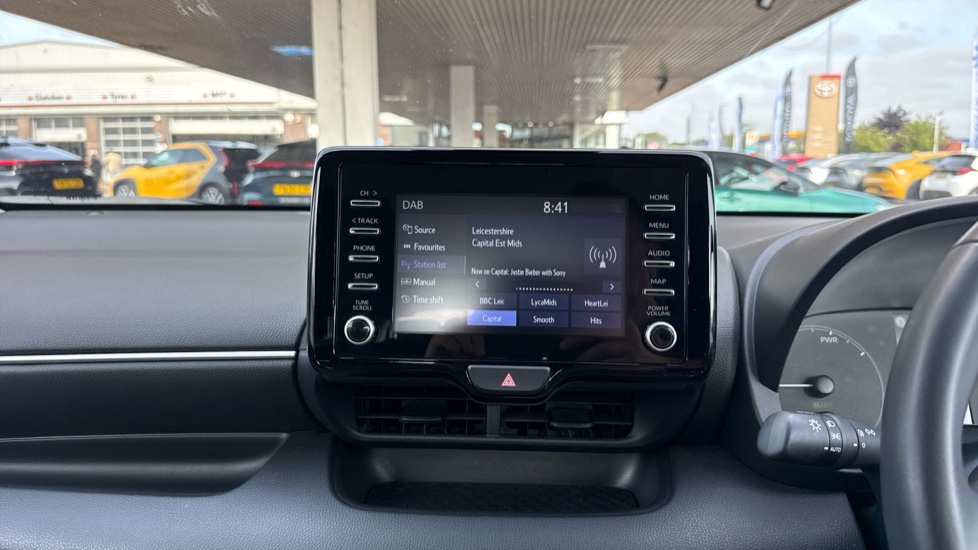 Toyota Yaris 1.5 Hybrid Icon 5dr CVT Hybrid Hatchback - Image 9