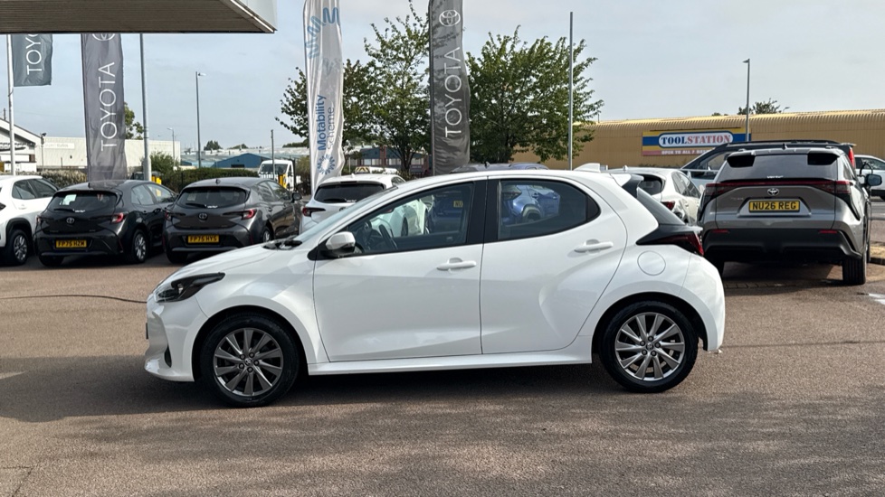 Toyota Yaris 1.5 Hybrid Icon 5dr CVT Hybrid Hatchback - Image 24