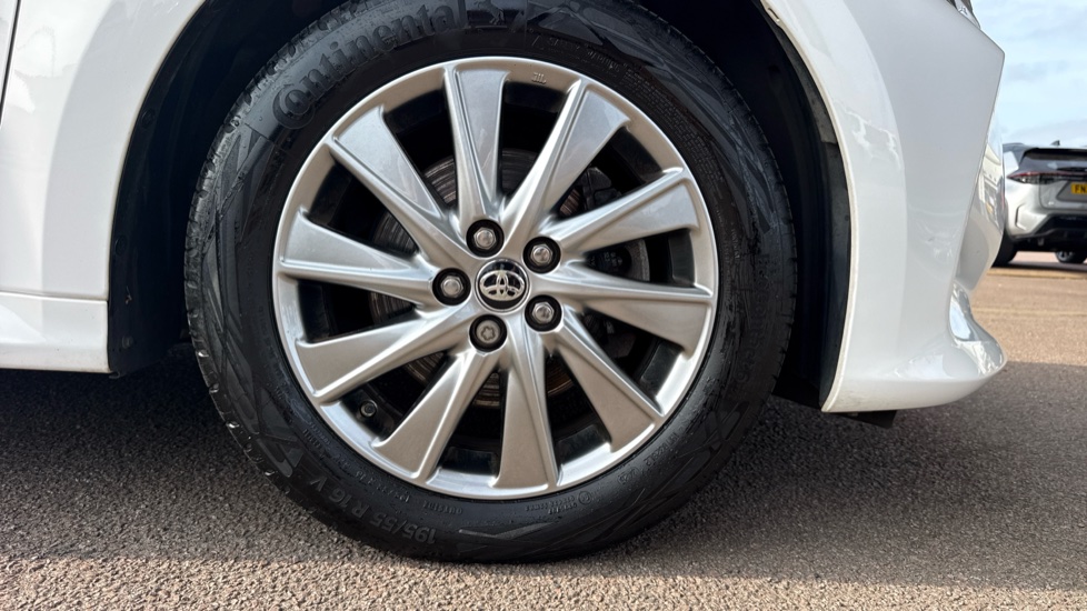 Toyota Yaris 1.5 Hybrid Icon 5dr CVT Hybrid Hatchback - Image 25