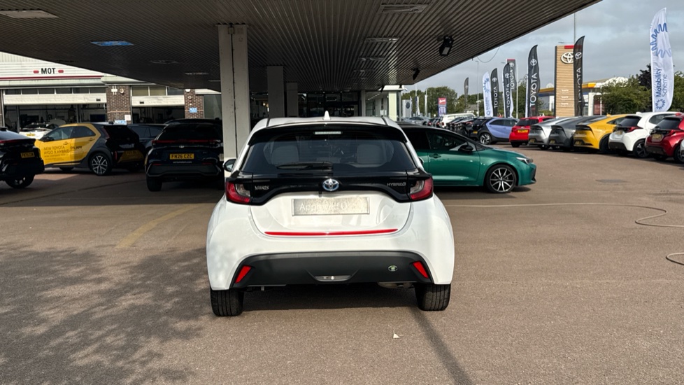 Toyota Yaris 1.5 Hybrid Icon 5dr CVT Hybrid Hatchback - Image 26