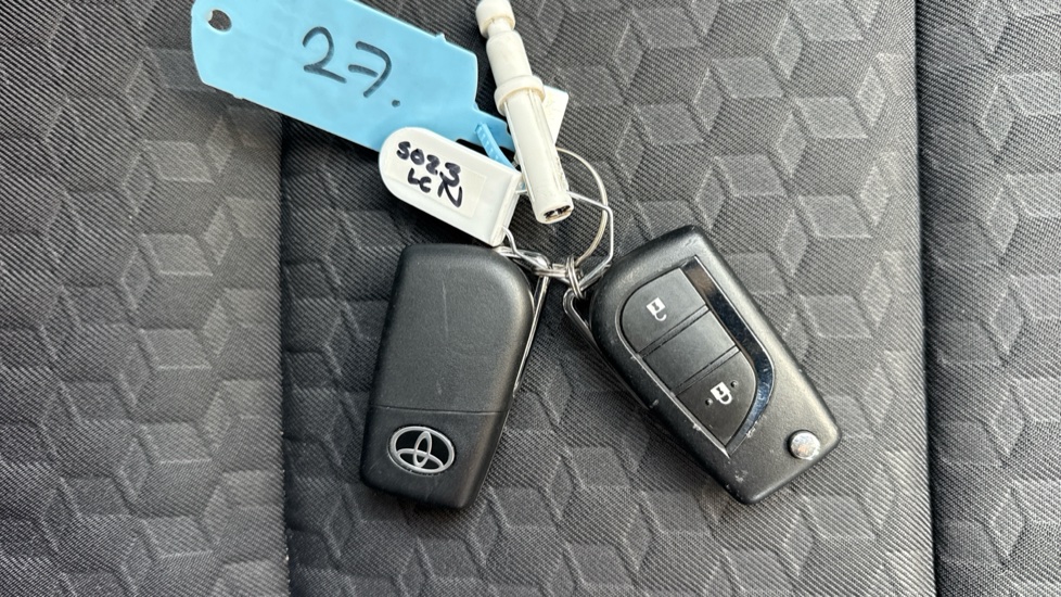 Toyota Yaris 1.5 Hybrid Icon 5dr CVT Hybrid Hatchback - Image 28
