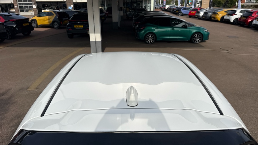 Toyota Yaris 1.5 Hybrid Icon 5dr CVT Hybrid Hatchback - Image 29
