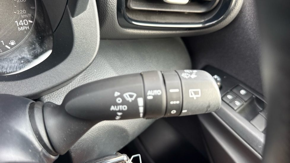 Toyota Yaris 1.5 Hybrid Icon 5dr CVT Hybrid Hatchback - Image 34
