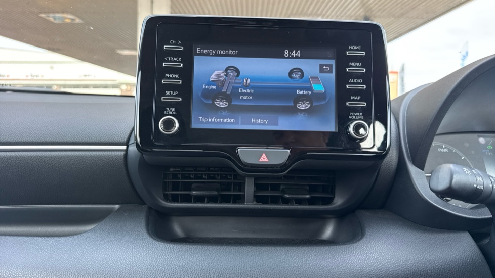 Toyota Yaris 1.5 Hybrid Icon 5dr CVT Hybrid Hatchback - Image 41