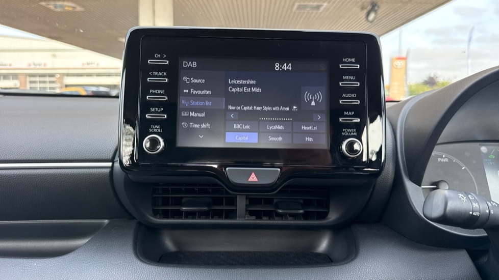 Toyota Yaris 1.5 Hybrid Icon 5dr CVT Hybrid Hatchback - Image 43