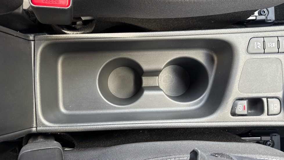 Toyota Yaris 1.5 Hybrid Icon 5dr CVT Hybrid Hatchback - Image 47