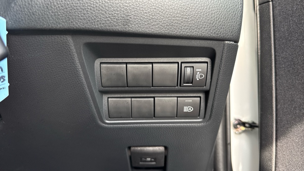 Toyota Yaris 1.5 Hybrid Icon 5dr CVT Hybrid Hatchback - Image 50