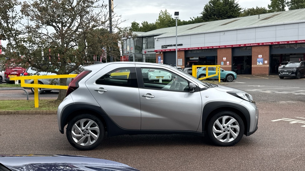 Toyota Aygo X 1.0 VVT-i Pure 5dr Auto Petrol Hatchback - Image 23