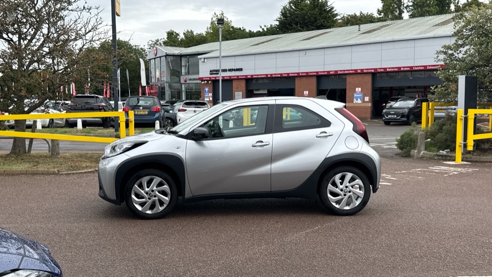 Toyota Aygo X 1.0 VVT-i Pure 5dr Auto Petrol Hatchback - Image 24