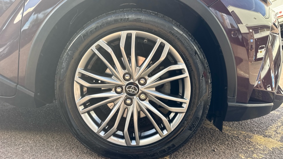 Toyota C-HR 1.8 Hybrid Excel 5dr CVT Hybrid Hatchback - Image 25
