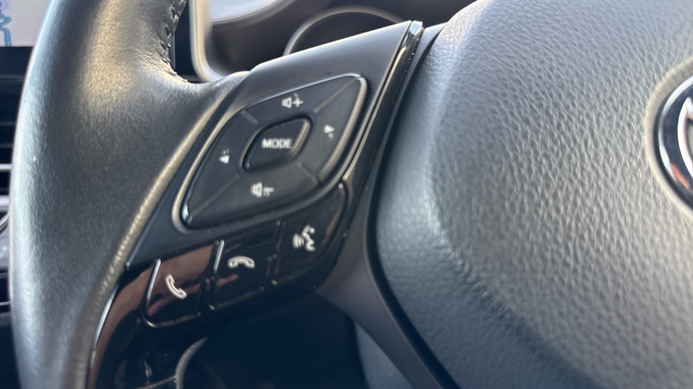 Toyota C-HR 1.8 Hybrid Excel 5dr CVT Hybrid Hatchback - Image 39