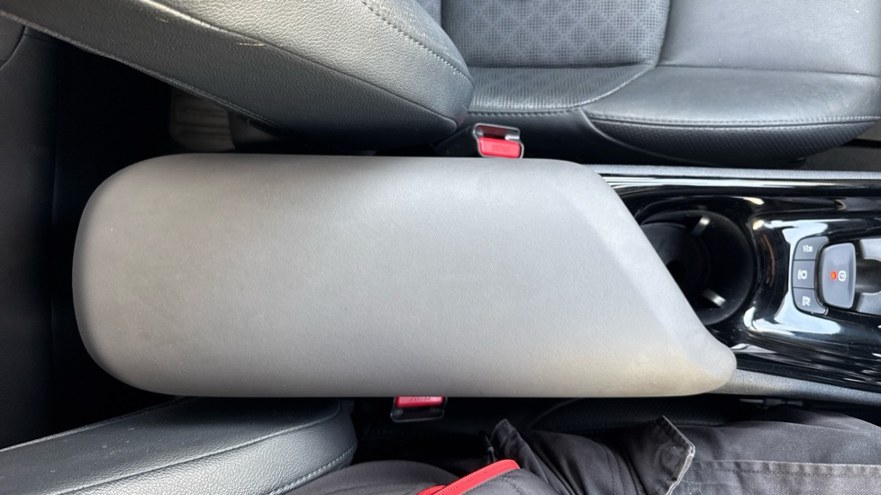 Toyota C-HR 1.8 Hybrid Excel 5dr CVT Hybrid Hatchback - Image 47