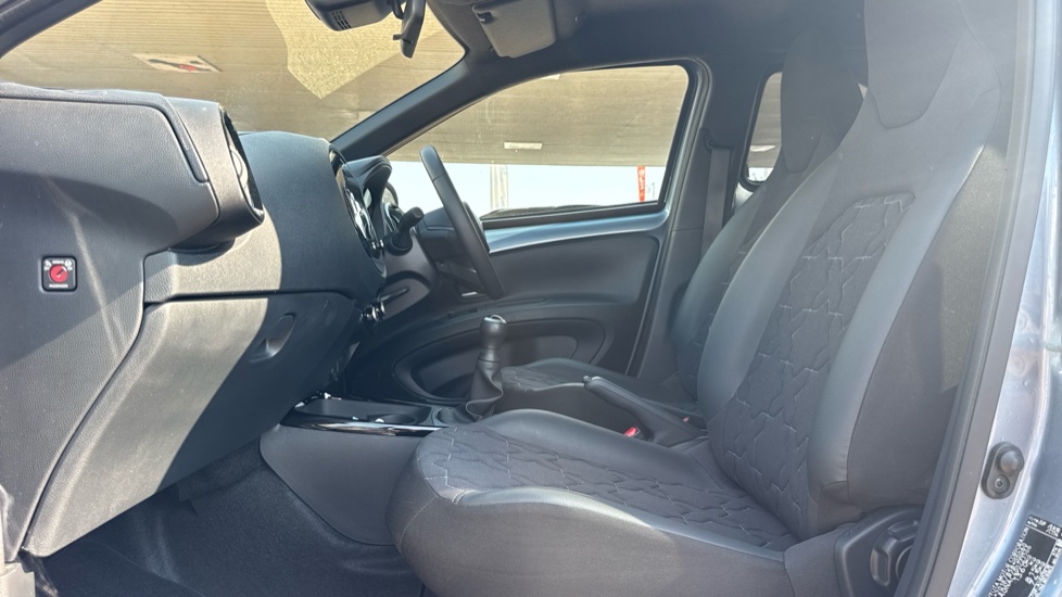 Toyota Aygo X 1.0 VVT-i Exclusive 5dr Petrol Hatchback - Image 5