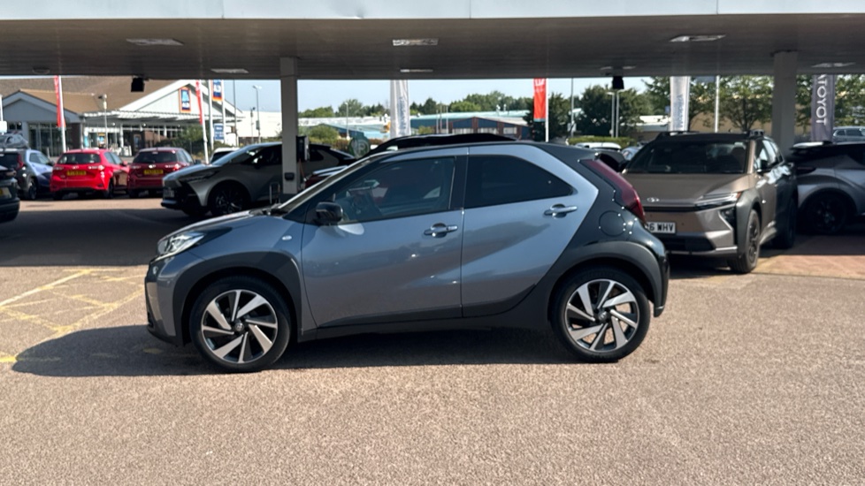 Toyota Aygo X 1.0 VVT-i Exclusive 5dr Petrol Hatchback - Image 24