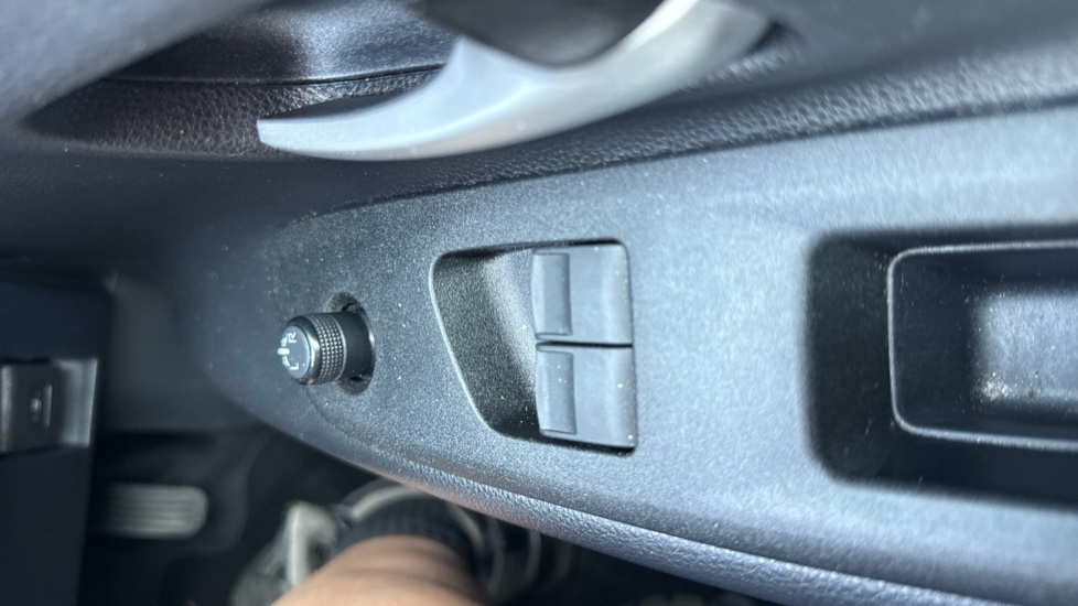 Toyota Aygo X 1.0 VVT-i Exclusive 5dr Petrol Hatchback - Image 32