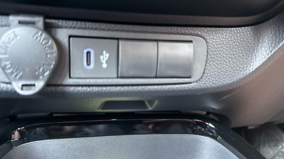 Toyota Aygo X 1.0 VVT-i Exclusive 5dr Petrol Hatchback - Image 37