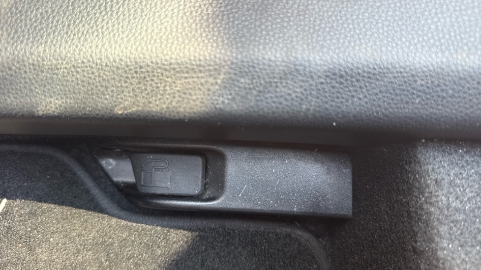 Toyota Aygo X 1.0 VVT-i Exclusive 5dr Petrol Hatchback - Image 49