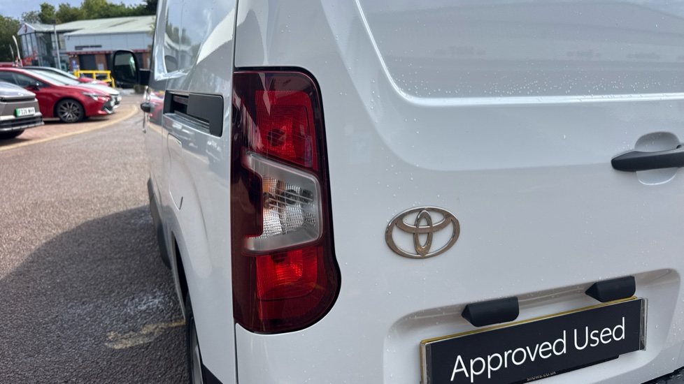 Toyota Proace City L1 Diesel 1.5D 100 Active Van - Image 21