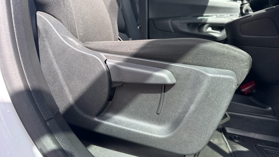Toyota Proace City L1 Diesel 1.5D 100 Active Van - Image 30